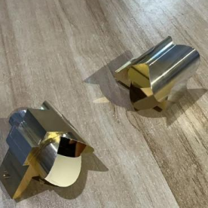 Symmetrical Integrated Metal Corner Reflector